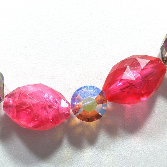 Vintage Pink Lucite Crystal Beaded Necklace, Aurora Borealis, Molded Beads - Picture 6 of 10